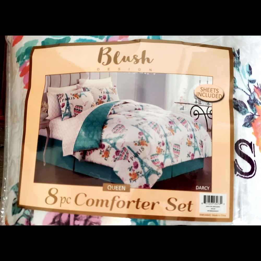 Queen Size Bed in a Bag 8 pc new